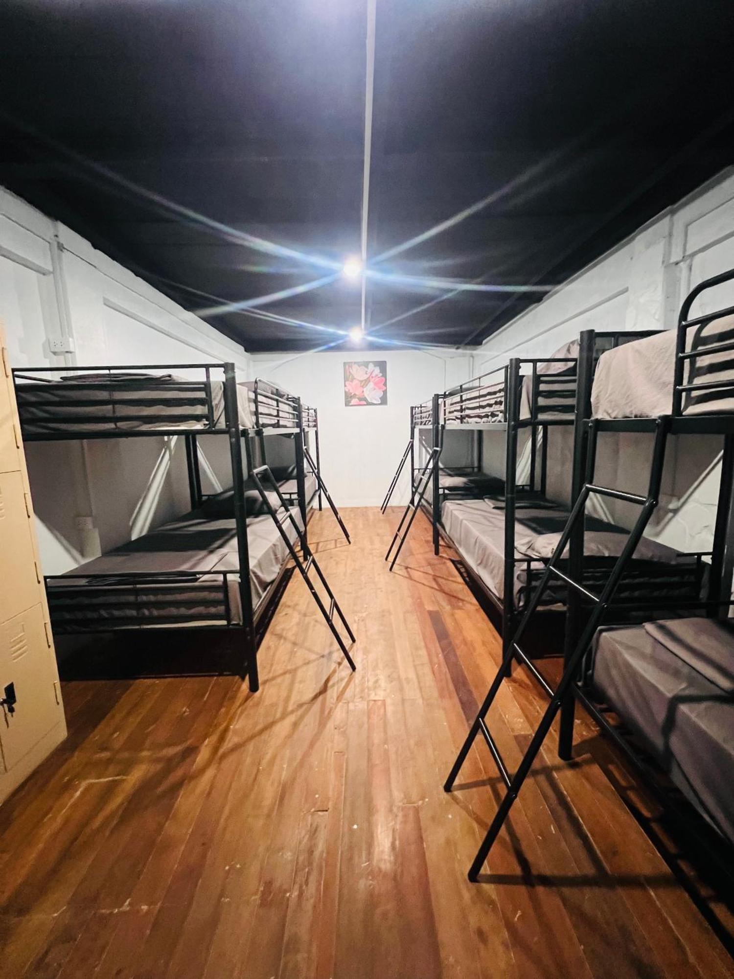 Patong Adventure Hostel 外观 照片